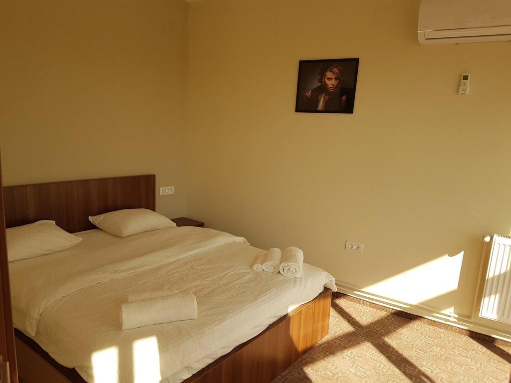 Skyroomshorezu Horezu Exterior foto